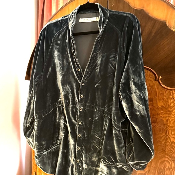 We The Free Summer Daydream Velvet Buttondown - Picture 5 of 6